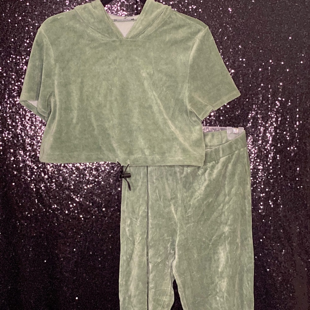Hooded track suit